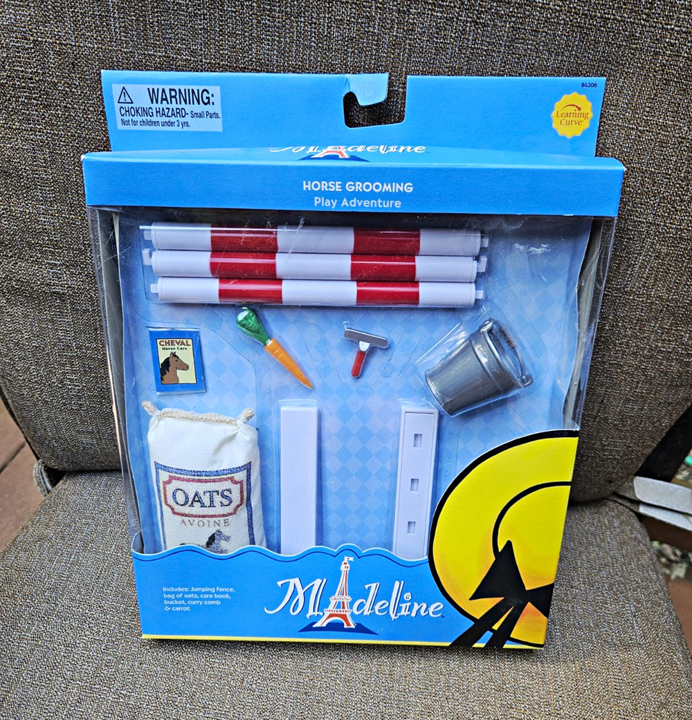 Madeline - Play Adventure Horse Grooming Set Jumping Fence Oats new
